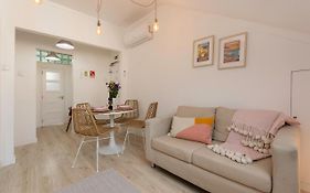 New Bright And Cozy Apartment In Graca