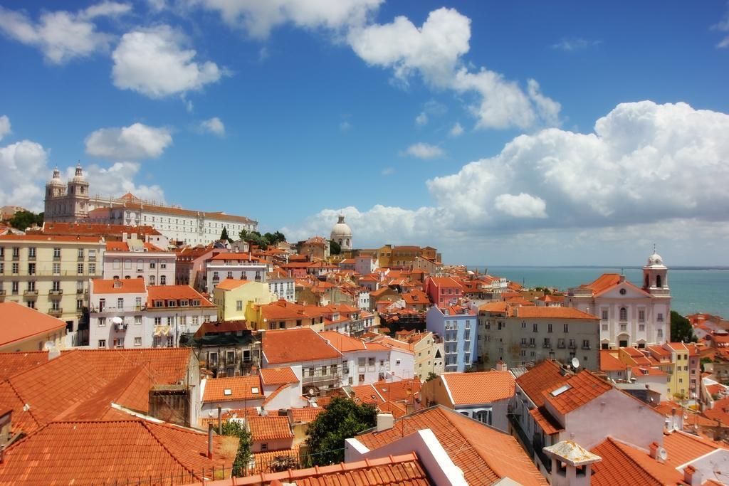 New Bright And Cozy Apartment In Graca Lisbon Exterior photo